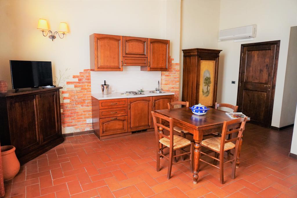 Agriturismo Antico Borgo Poggitazzi 로로시우펜나 외부 사진