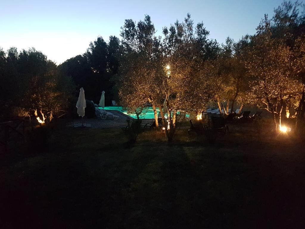 Agriturismo Antico Borgo Poggitazzi 로로시우펜나 외부 사진
